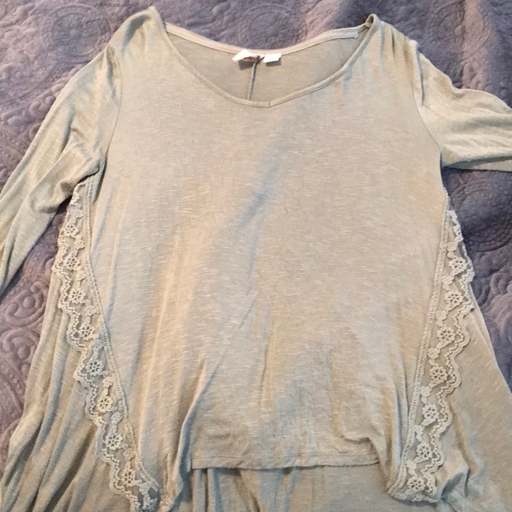 Green long sleeve tee